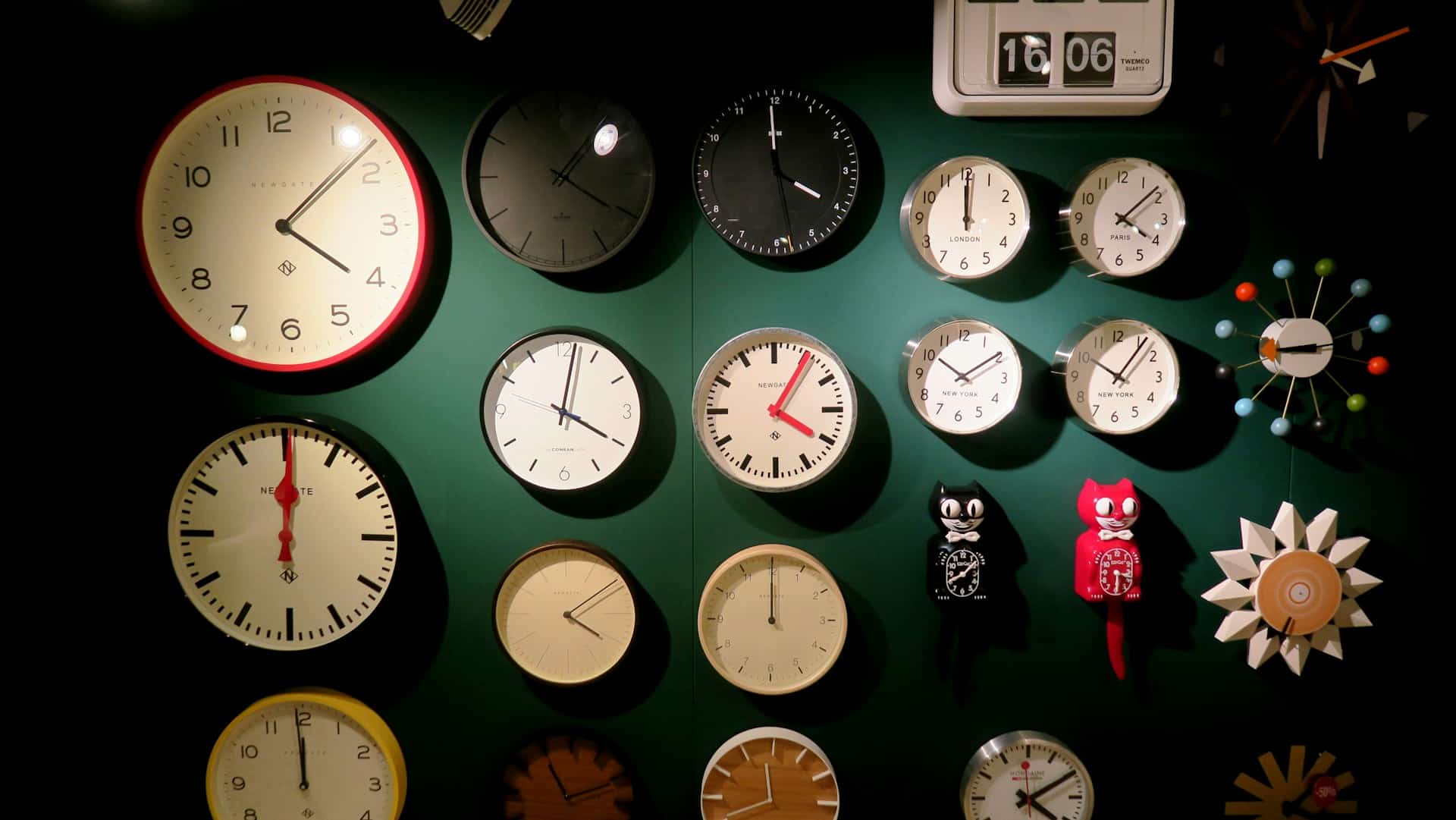 Mastering Time Zones: How a World Clock Keeps Remote Teams and Travelers Connected